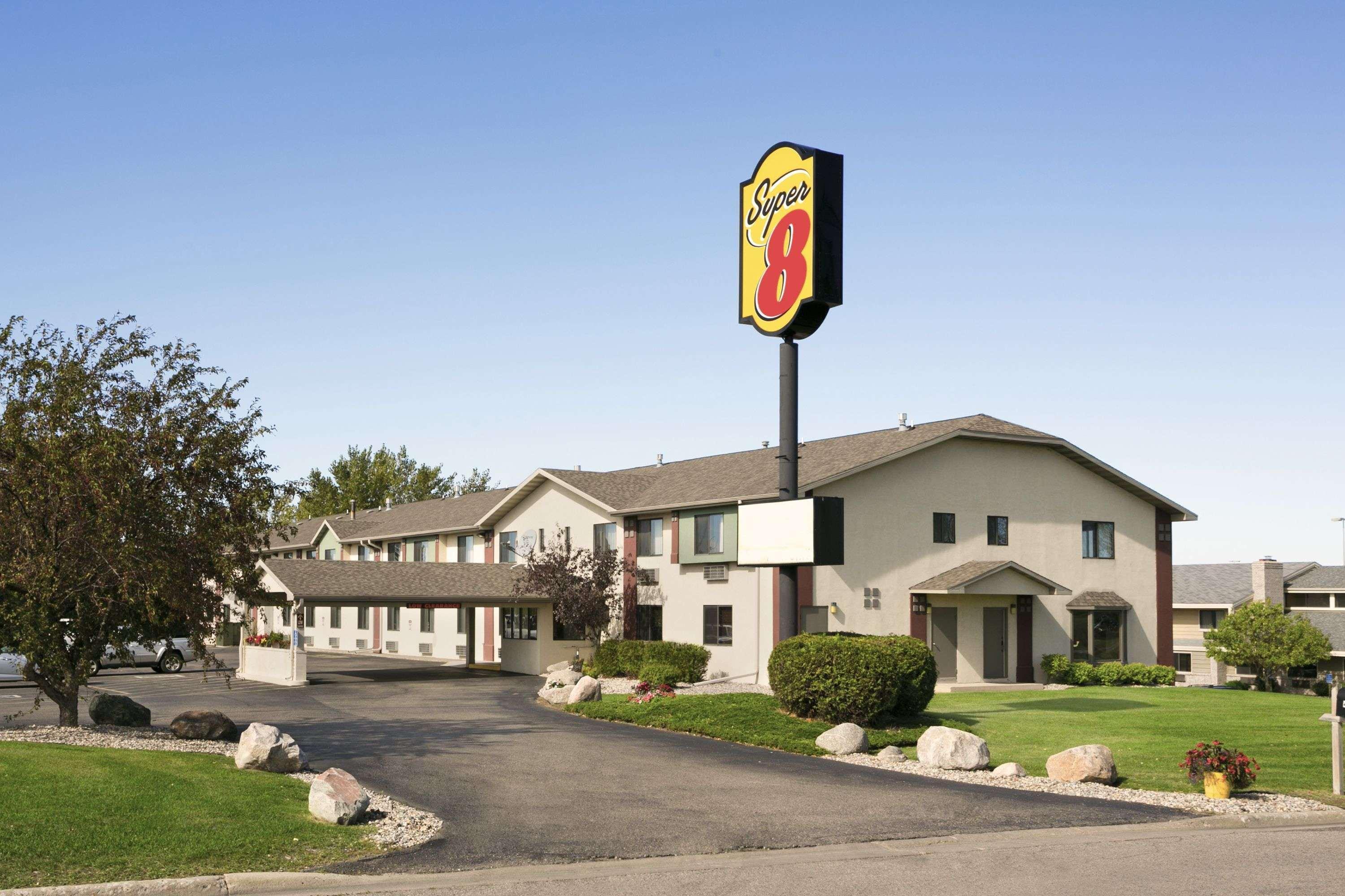 Super 8 By Wyndham Alexandria Mn Motel Eksteriør billede
